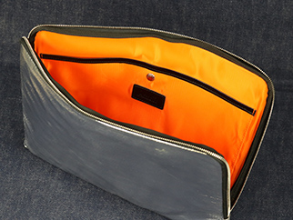 クラッチバッグ